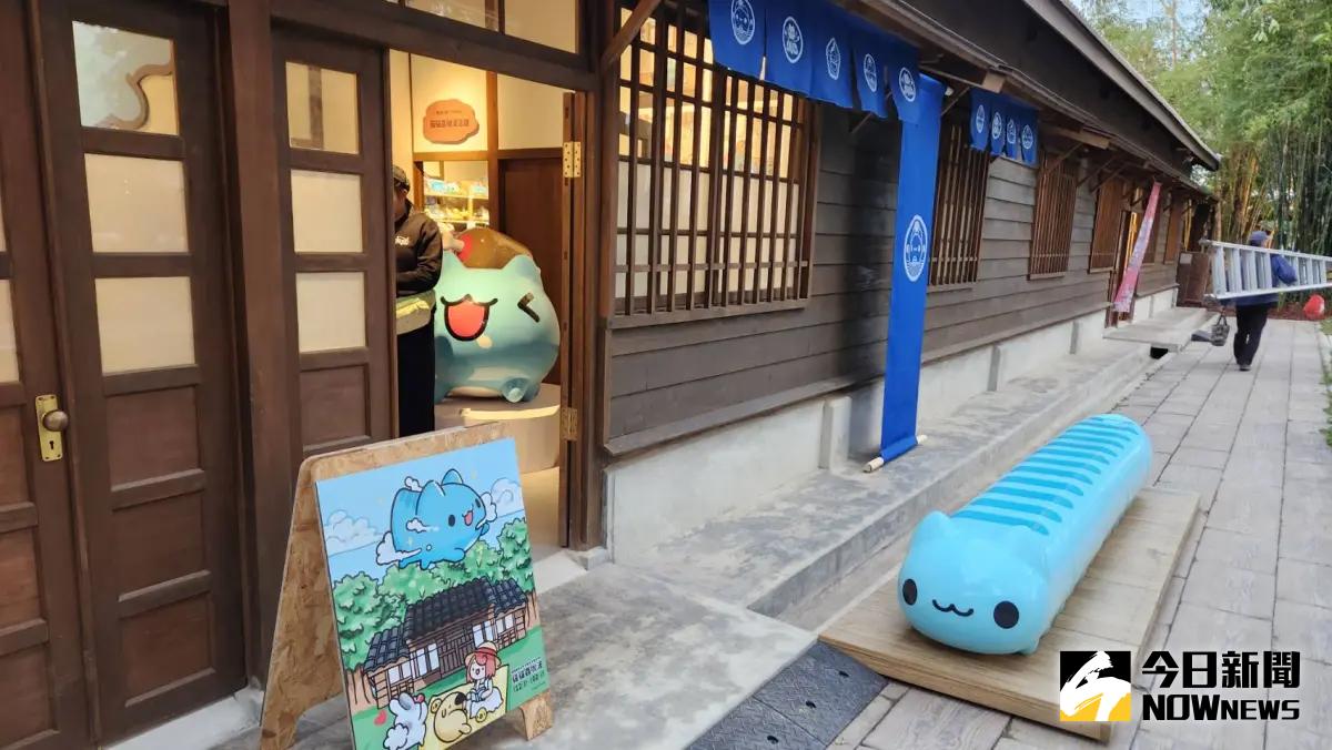▲「貓貓蟲咖波」於台中國家漫畫博物館限定開展，入口就能看到超吸睛、超長的「貓貓蟲咖波」。（圖／記者李琦瑋攝）