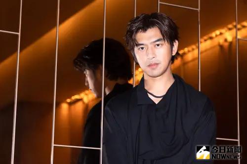 超大咖國片男神沒偽裝!台中吃水晶餃大麵羹 影迷傻:這才17歲吧