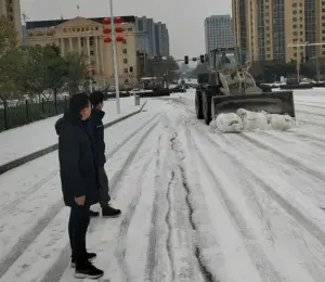 中國春運「急凍」！高速公路、高鐵都塞爆　多地航班延誤
