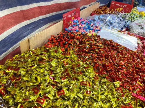 ▲網友分享自己去年貨大街購買糖果，結果抓沒幾把要價480元，貼文釣出超多苦主分享經驗。（圖/記者張嘉哲攝）