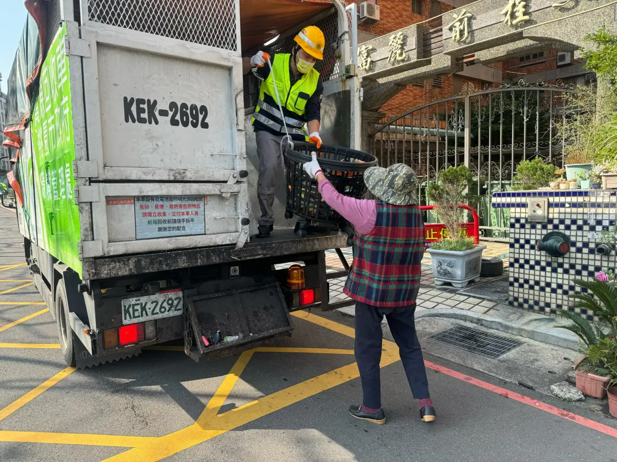 ▲過年期間垃圾車什麼時候來？《NOWnews今日新聞》整理2024過年期間全台垃圾車收運時間。（圖／桃園市環保局提供）