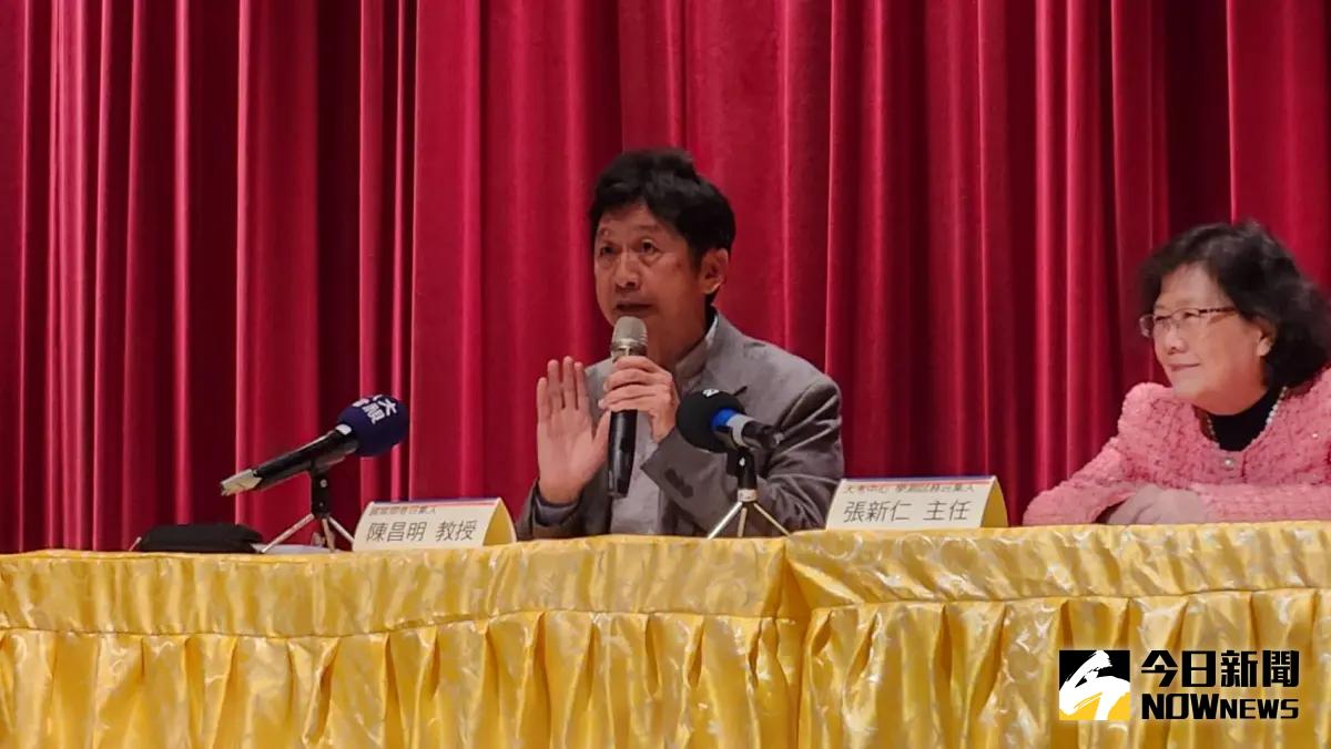 ▲大考中心今（5）日公布113學年度學測的國語文寫作能力測驗評分原則，成大中文系教授陳昌明指出，拿高分關鍵在於扣題、情感雋永。（圖／記者李琦瑋攝）