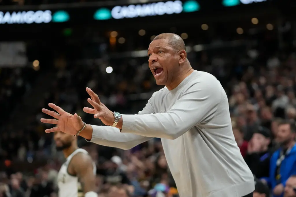 ▲Doc Rivers吞下執教公鹿4場後的第3敗，末節被爵士灌40分逆轉。（圖／美聯社／達志影像）