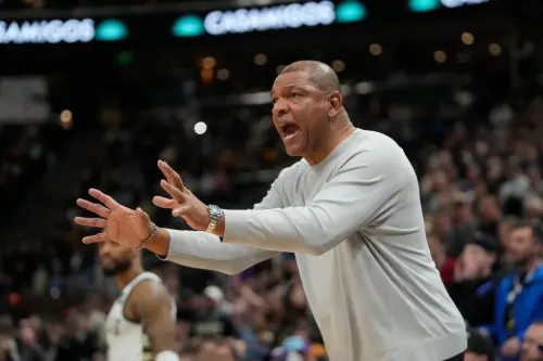 ▲Doc Rivers吞下執教公鹿4場後的第3敗，末節被爵士灌40分逆轉。（圖／美聯社／達志影像）