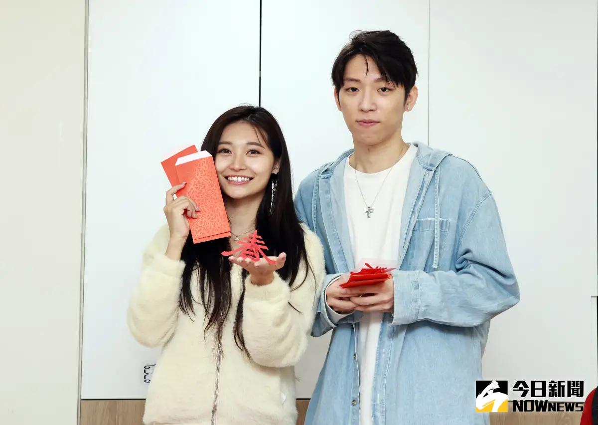 ▲祈錦鈅（左）分享，生完女兒1個月後就火速開機，一個禮拜恩愛2、3次，並強迫老公阿翰避孕，暫時沒有生第二胎的打算。（圖／記者吳翊緁攝影）