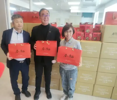 暖心企業麗明營造    捐贈1000包拌麵為勵志中學師生打氣
