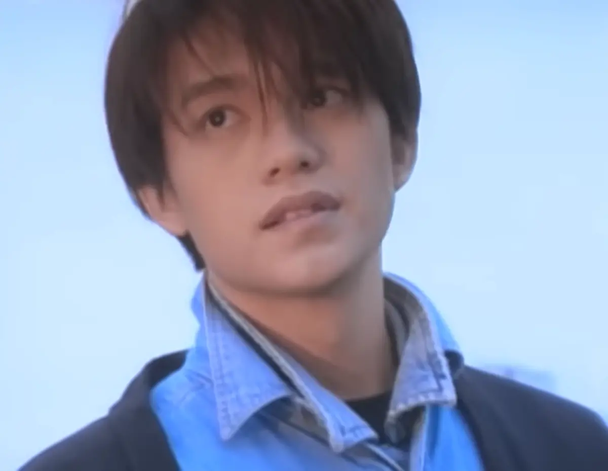 ▲一片歌手陳立強神似李棟旭，與周慧敏拍過MV，催淚金曲至今仍在KTV傳唱。（圖／翻攝自福茂唱片YouTube）