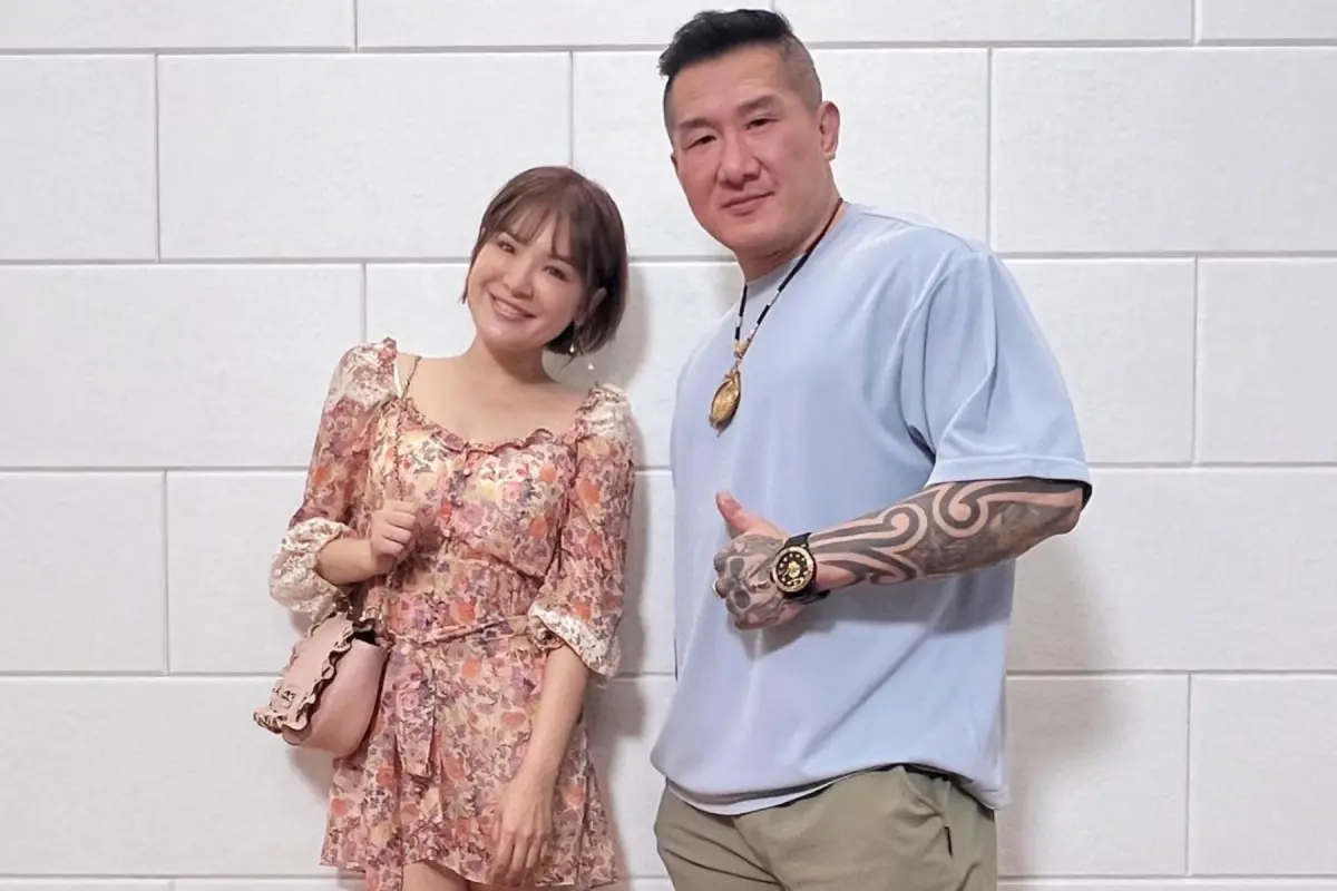 ▲陳沂（左）被痛毆睡不著覺，館長及時送暖慰問：「早日康復」。（圖／陳沂IG）