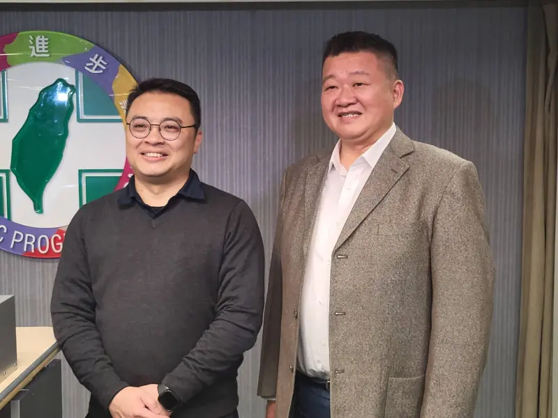 ▲賴清德宣布由何博文（右）、翁世豪（左）擔任副祕書長。（圖／記者陳佩君攝，2023.02.07）