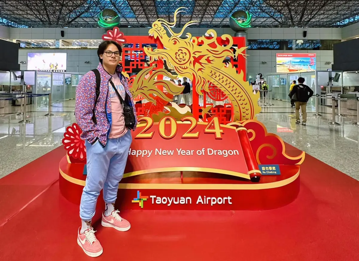 ▲張育成前往美國搭機，準備自主訓練。（圖／張育成粉絲團）