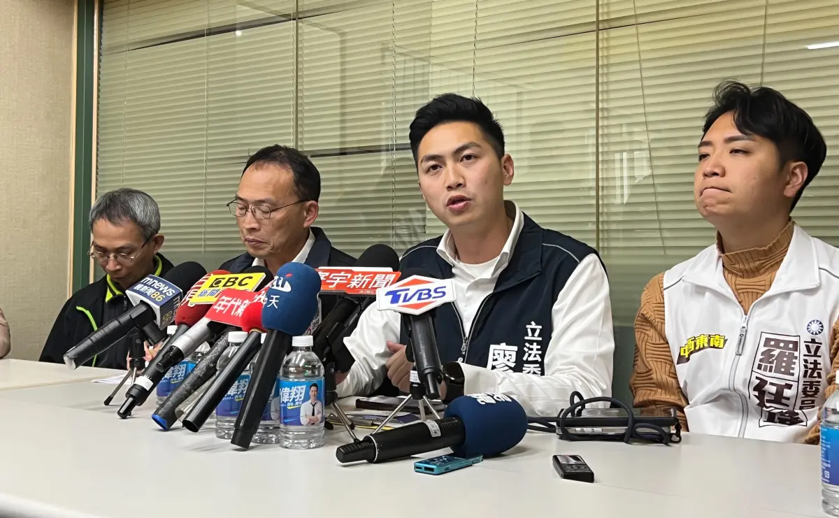 ▲立委廖偉翔羅廷瑋開記者會表示，瘦肉精事件的重點不該是對抗，而是合作為人民查出真相。（圖／記者顏幸如攝，2024.02.07）