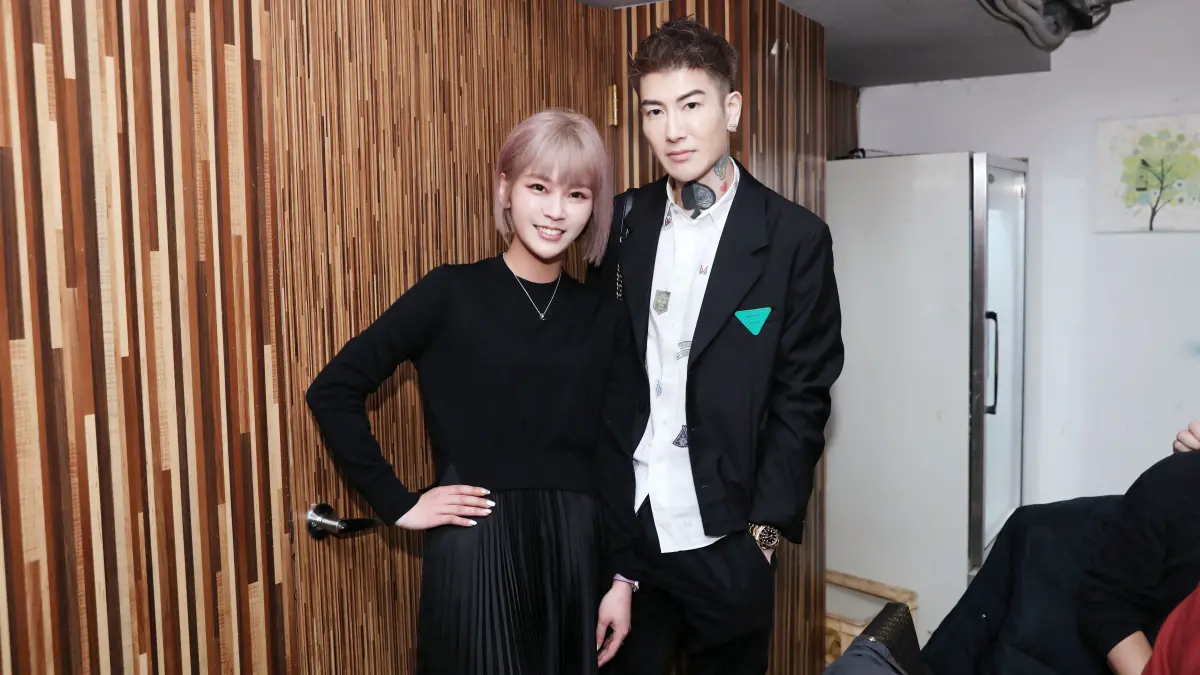 ▲李明珊（丟丟妹）離婚1年，認愛御用髮型師Tommy。（圖／穩達娛樂行銷提供）