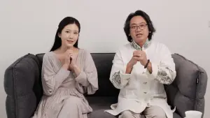 ▲鄭家純(左)與徐震諒(右)解析2024龍年整體運勢,總結為「合」跟「和」。(圖/人生後運規劃師徐震諒提供) ▲鄭家純(左)與徐震諒(右)解析2024龍年整體運勢,總結為「合」跟「和」。(圖/人生後運規劃師徐震諒提供)
