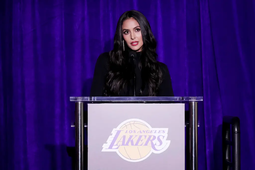 ▲針對近日美媒爆料指稱已故湖人傳奇球星Kobe Bryant的遺孀Vanessa Bryant懷上第五胎，並與一名年僅27歲的籃球員熱戀的傳聞，Vanessa迅速透過社群媒體做出強烈回應，澄清自己並未懷孕。（圖／美聯社／達志影像）