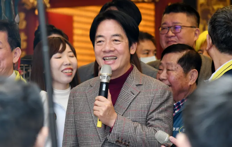 ▲賴清德今天行程滿檔,中午赴中和力行福德宮發福袋。(圖/記者林調遜攝,2023.02.10)