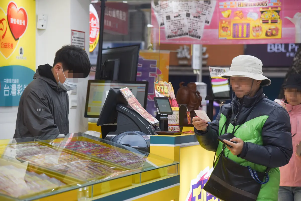 ▲大樂透第113098期今（22）日晚間開獎，本期頭獎上看1.2億元。（示意圖／記者林調遜攝）