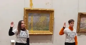 法國環團拿湯汁潑莫內名畫!上月才在巴黎朝《蒙娜麗莎》下手