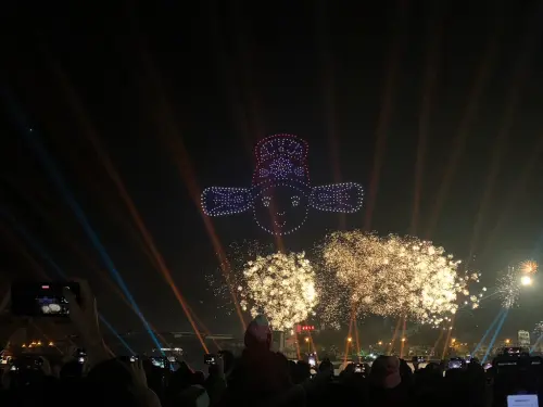 ▲2024台灣燈會台南登場,啟燈不到一週即破百萬人次參觀。(圖/台南市府) ▲2024台灣燈會台南登場,晚間無人機展演吸引大量遊客觀賞。(圖/台南市府)
