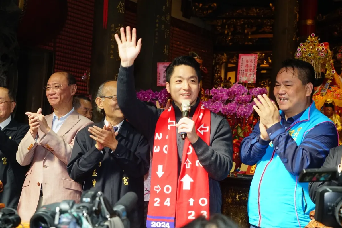 ▲台北市長蔣萬安今天到關渡宮發錢母。（圖／台北市政府提供）