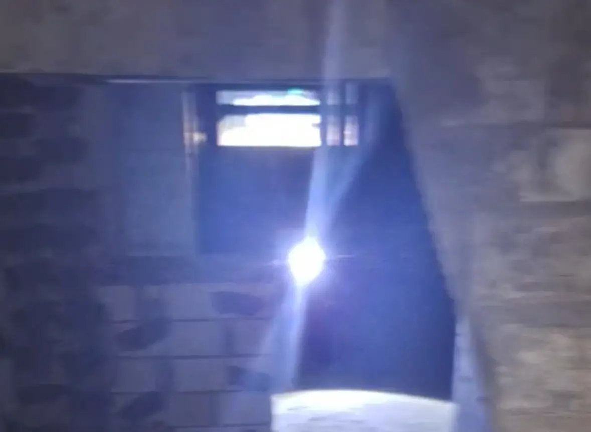 ▲晚安小雞獨自闖柬埔寨園區，被園區軍人發現疑遭暴打，目前失聯中。（圖／翻攝自晚安小雞直播）