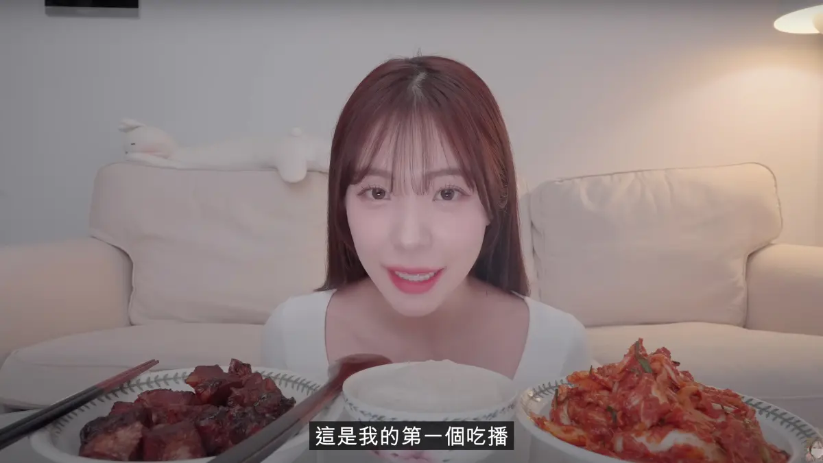 ▲李多慧上傳首部吃播ASMR影片，不到一天吸引超過11萬人觀看。（圖／翻攝自李多慧YouTube）