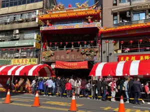 ▲松山霞海城隍廟是北部知名財神廟之一。（圖／記者徐銘穗攝）