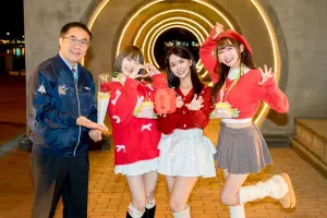 ▲黃偉哲市長作為東道主,帶著林襄三人一同逛台南燈會。(圖/三立新聞提供) ▲黃偉哲市長作為東道主,帶著林襄三人一同逛台南燈會。(圖/三立新聞提供)