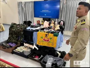 晚安小雞自導自演遭逮！住處搜出鬼娃面具　柬國警方公開假血假槍
