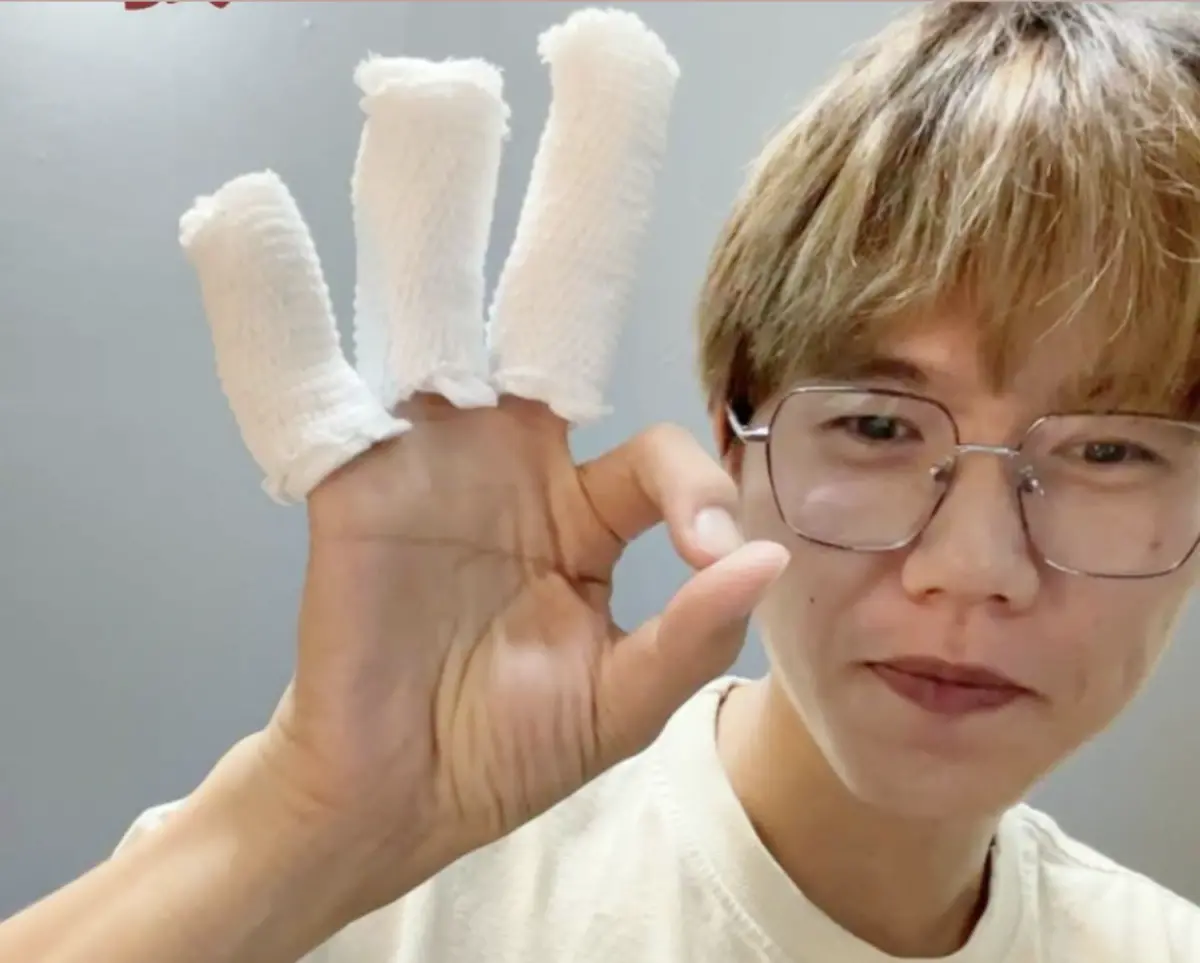 ▲晚安小雞與阿鬧造假後向柬埔寨政府求情，阿鬧媽媽則被起底竟是市議員參選人李美素。（圖／翻攝自阿鬧臉書）