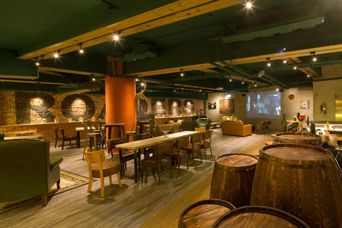 ▲小鹿文娛旗下「路徒行旅中華館」離台北燈節會場很近，步行3分鐘即可抵達「中華路一段」燈區，燈會活動期間將贈送限量龍年燈籠。（圖／小鹿文娛提供）