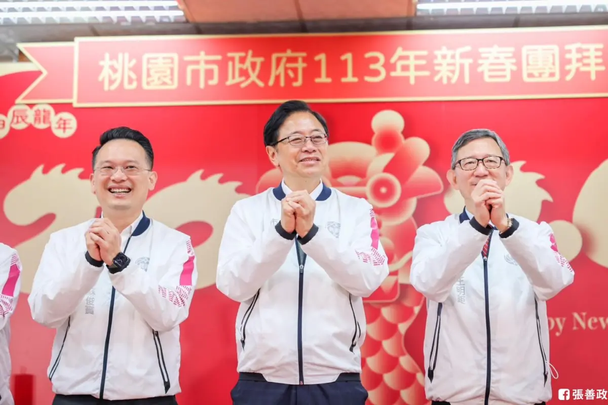 ▲ 張善政（中）率副市長新春團拜。（圖／翻攝張善政臉書）