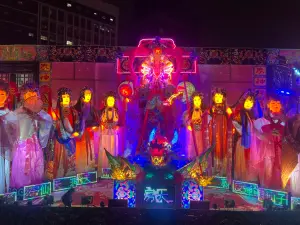 台北燈節「眾神花燈」太詭異！眾人嚇壞狂罵　驚嚇喊：這什麼鬼？

