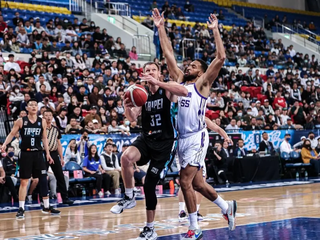 ▲勇士今晚主場迎戰攻城獅，全隊7人得分上雙，塞瑟夫繳出全隊最高的17分，帶隊拿下勝利。（圖／富邦勇士提供）