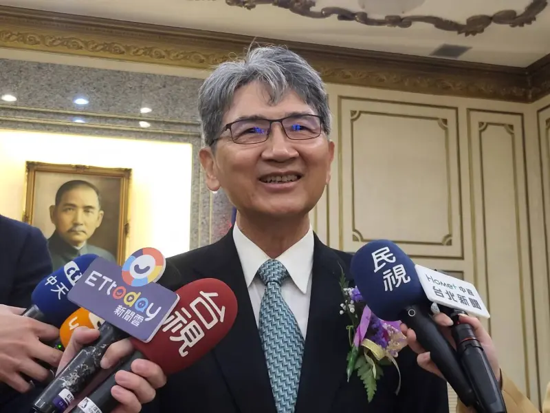 ▲王正旭接受媒體訪問。(圖/記者陳佩君攝,2023.02.19)