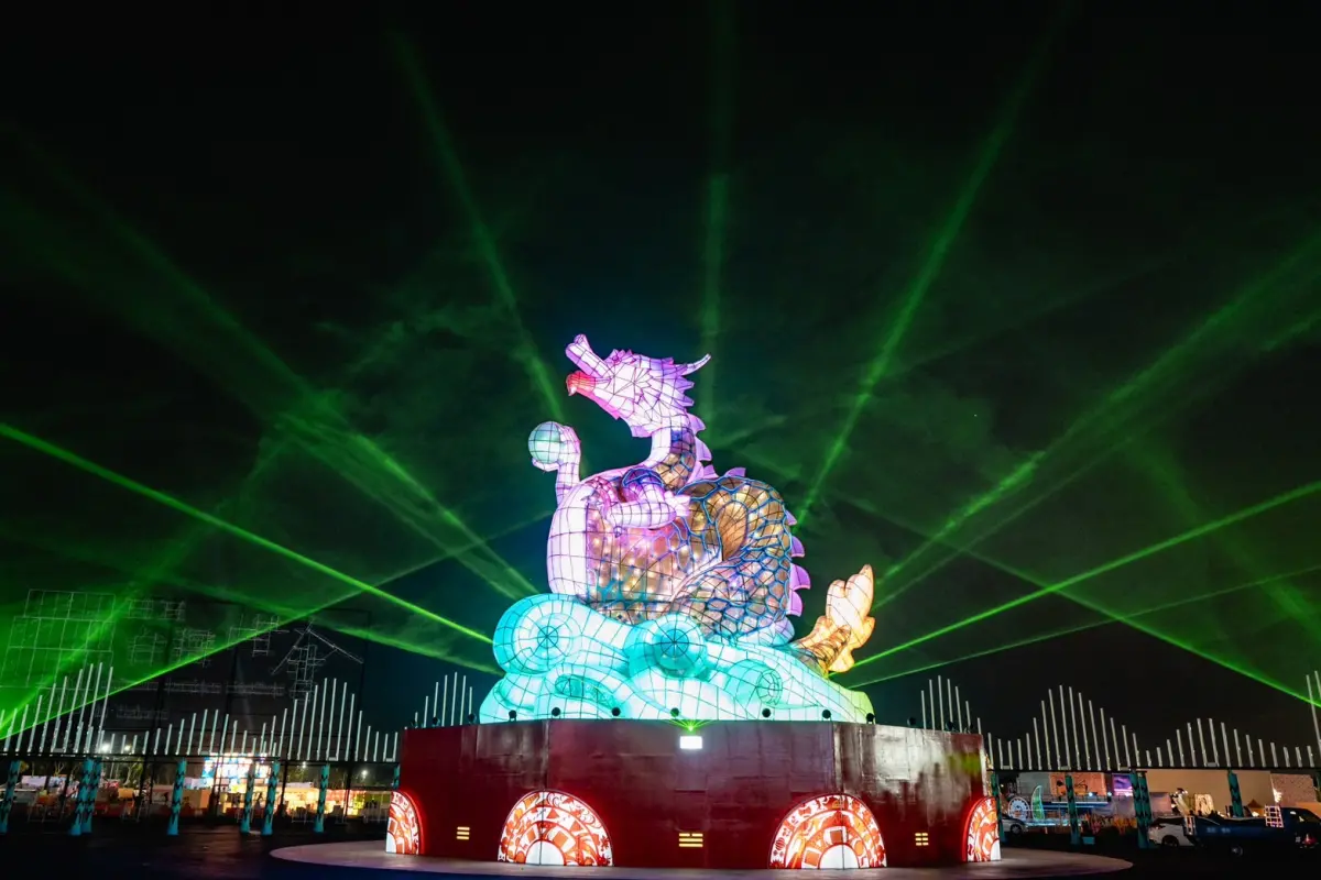 ▲台灣燈會在台南，今年分有安平展區與高鐵展區兩處，本週六2月24日元宵節，高鐵燈區的主燈「龍來台灣」將正式點燈，本篇整理亮點、交通與管制等資訊一次看。（圖／交通部提供）