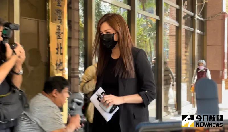 ▲朱學恒強吻案,台北地院傳喚國民黨立委陳菁徽出庭作證,被害人鍾沛君也抵達法院(圖/記者潘千詩攝,2024.02.19)
