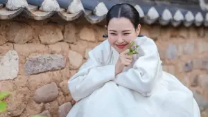 《夜晚盛開的花》收視奪冠!李荷妮產後6月拍武打戲「都值得了」