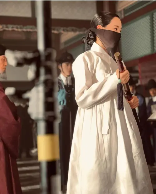 李荷妮產後復出拍攝古裝動作韓劇《夜晚盛開的花》。(圖/李荷妮IG) ▲李荷妮產後復出拍攝古裝動作韓劇《夜晚盛開的花》。(圖/李荷妮IG)