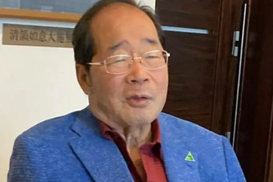 ▲日本知名百圓商店「大創百貨」創辦人矢野博丈，傳在2月12日時，於廣島縣東廣島市病逝，享壽80歲。（圖／取自x＠Nqh120300）