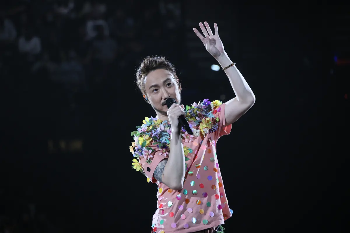 ▲鄭中基在香港演唱會上透露日前確診，讓他在7天內就爆瘦15公斤。（圖／寬宏藝術提供）