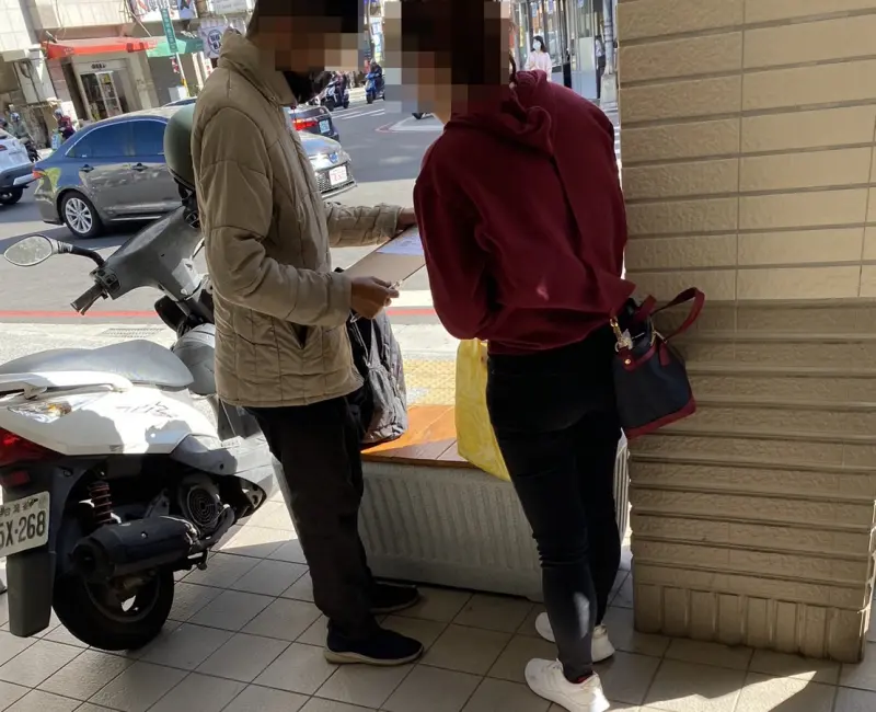 ▲19歲女車手詐取二百萬元，渾然不覺員警已「黃雀在後」（圖/記者鄧力軍翻攝）