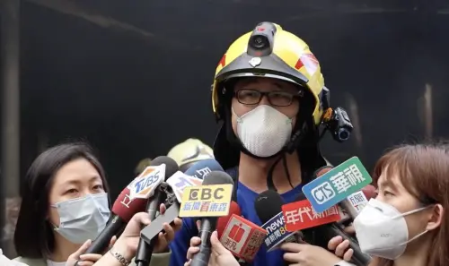 深坑大火。(圖/記者葉志明攝影) ▲深坑大火。(圖/記者葉志明攝影)