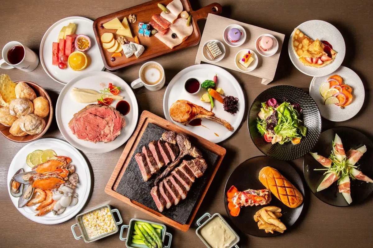 ▲3月逢國際婦女節，多家飯店都針對女性推優惠，像是台北萬豪酒店3月15日前，到Garden Kitchen於午間餐期用餐，四人同行且有女性同桌用餐，該桌享88折。（圖／台北萬豪酒店提供）