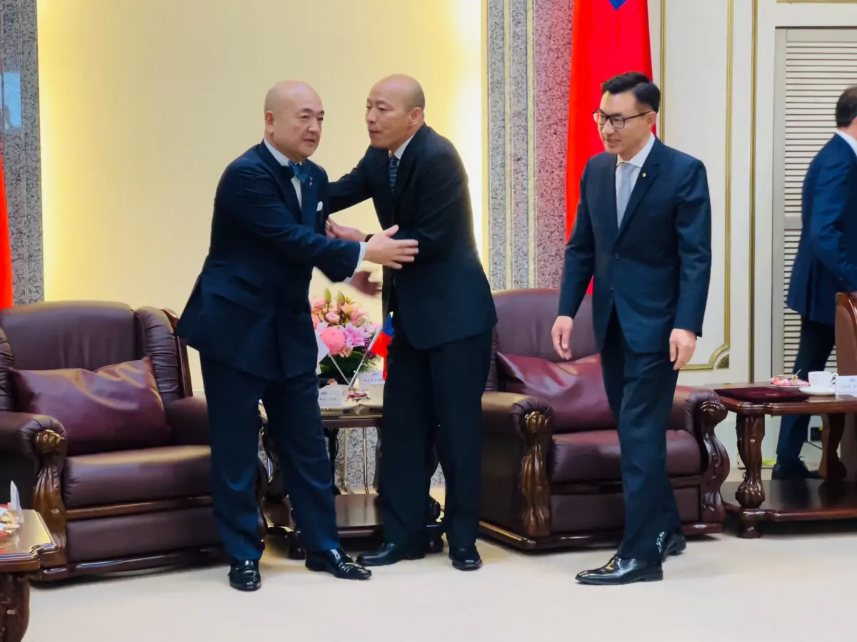 ▲ 韓國瑜（中）接見日本駐台代表片山（左），右為立法院副院長江啟臣。（圖／記者陳建彰攝，20240221）