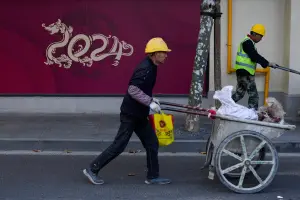 沒救了?中國經濟成長速度逐年減 學者:中產貧困是現在進行式