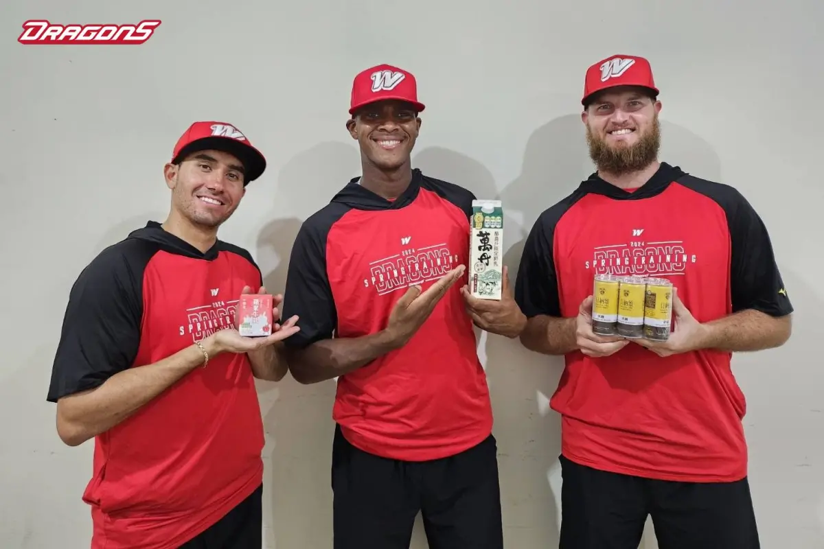 ▲味全龍三位新洋投銳歐（左）、荷雷拉（中）、艾璞樂（右）全數抵台參與訓練。