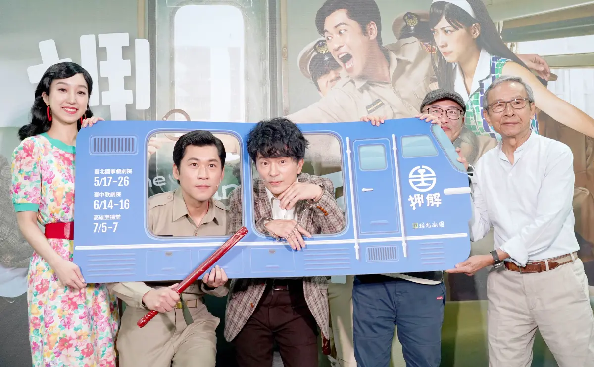 ▲唐從聖（中）談黃嘉千婚變，相信她會樂觀面對。（圖／綠光創藝提供）