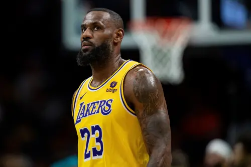 Lebron James本場對陣太陽之役攻下全隊最高28分，距離個人生涯40000分門檻僅剩74分。（圖／美聯社／達志影像）