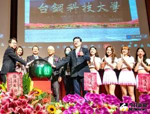 舞出活力!台鋼雄鷹Wing Stars啦啦隊到台鋼科大表演