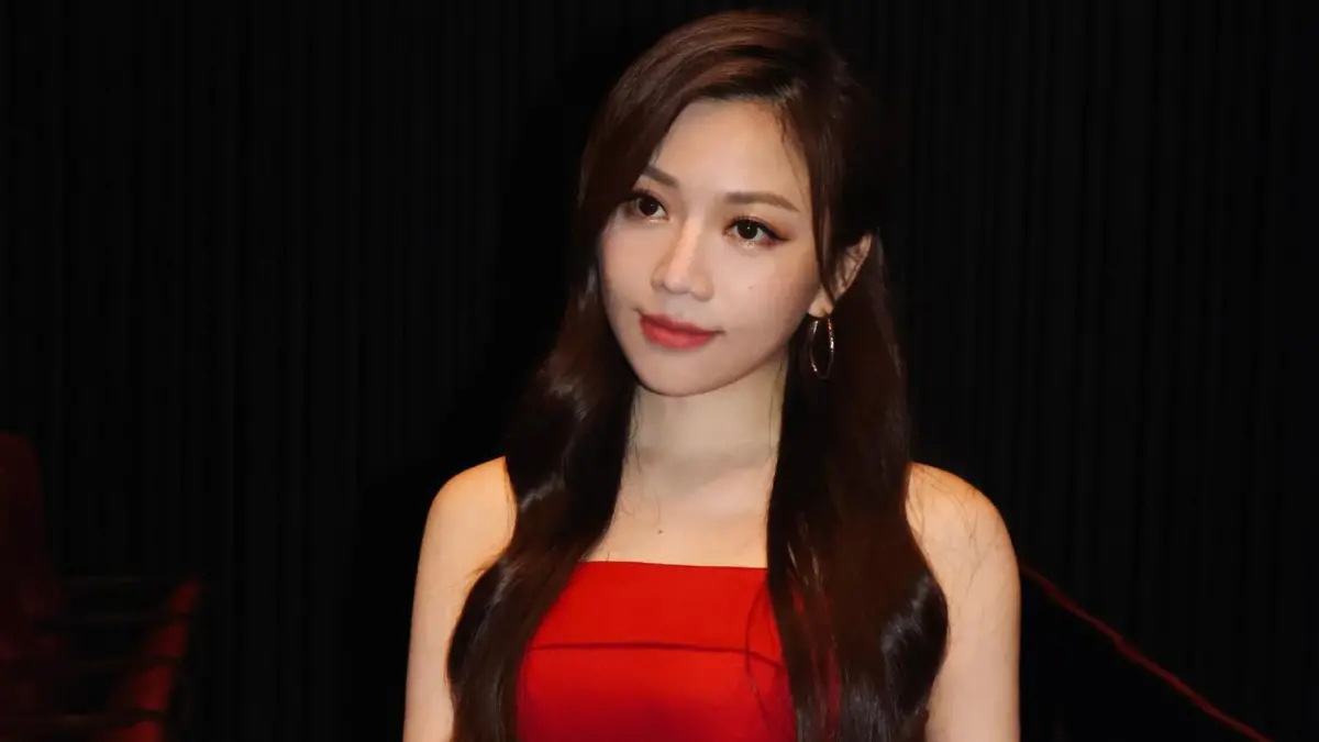 ▲蔡尚樺分享工作照，前凸後翹的曲線無所遁形，掌鏡人曝光。（圖／翻攝自蔡尚樺IG）